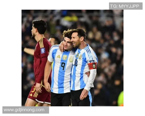 梅西在绿茵场上的精彩瞬间足球明星的踢球视频集锦