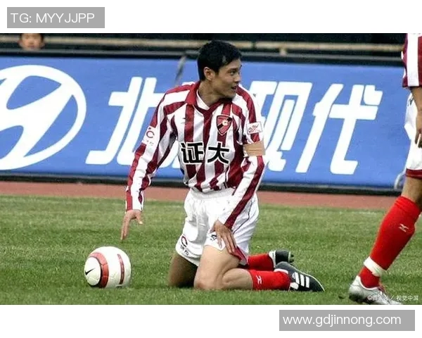 沈阳足球明星雕像背后的故事与传奇人物揭晓