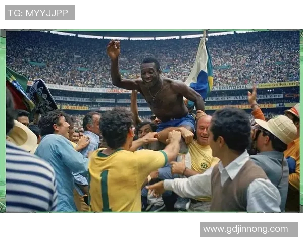 足球明星马啦哆啦的传奇人生与球场背后的故事揭秘 足球明星马啦哆啦的传奇人生与球场背后的故事揭秘