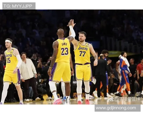 湖人勇士历史对决回顾及战绩分析探讨 湖人勇士历史对决回顾及战绩分析探讨