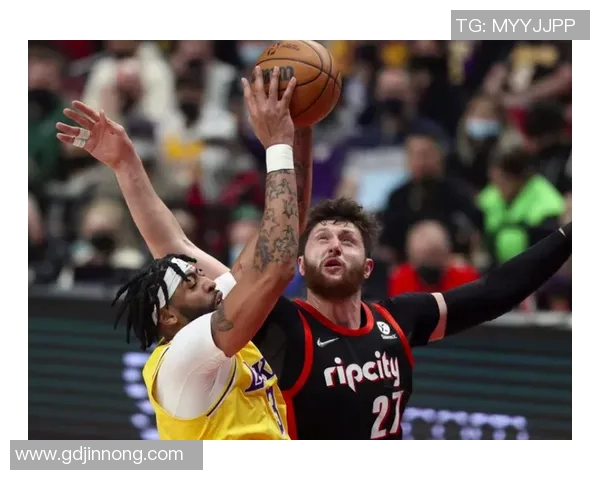 猛龙与勇士对决精彩瞬间回顾与分析全场高光时刻不容错过 猛龙与勇士对决精彩瞬间回顾与分析全场高光时刻不容错过